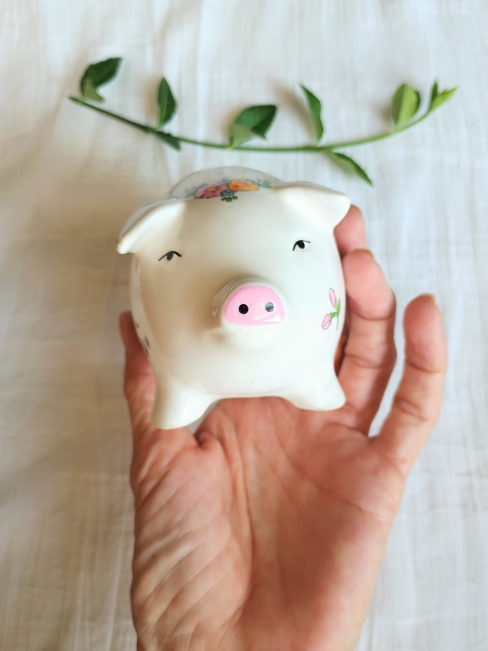 🐖 FARM CORE 🐖 VTG Floral Ceramic Pig, Kitschy, Eclectic, Rustic Farmhouse